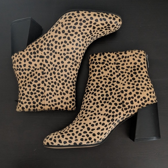🛍️ Cheetah Calf Hair Short Boots - Picture 3 of 6